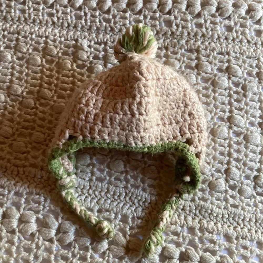 Vintage hand crochet hat fir baby